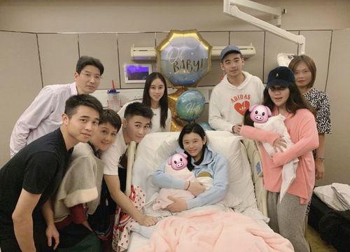 刘赛和老公的结婚照片,刘赛与爱侣的浪漫婚纱照大揭秘